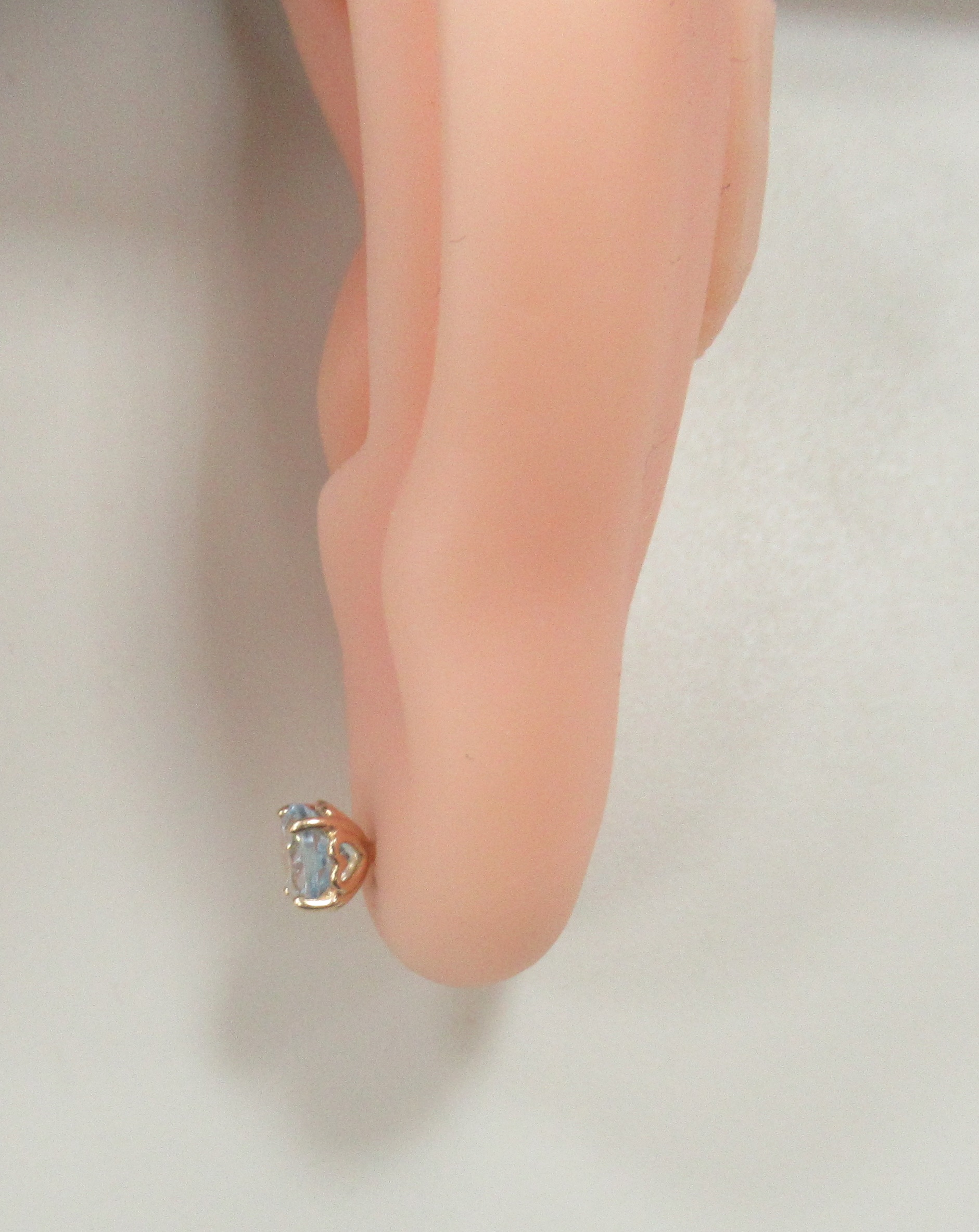 Серебряные серьги-пусеты с топазами Скай